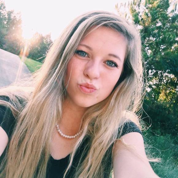 Meet your Posher, Camri - Picture 1 of 1